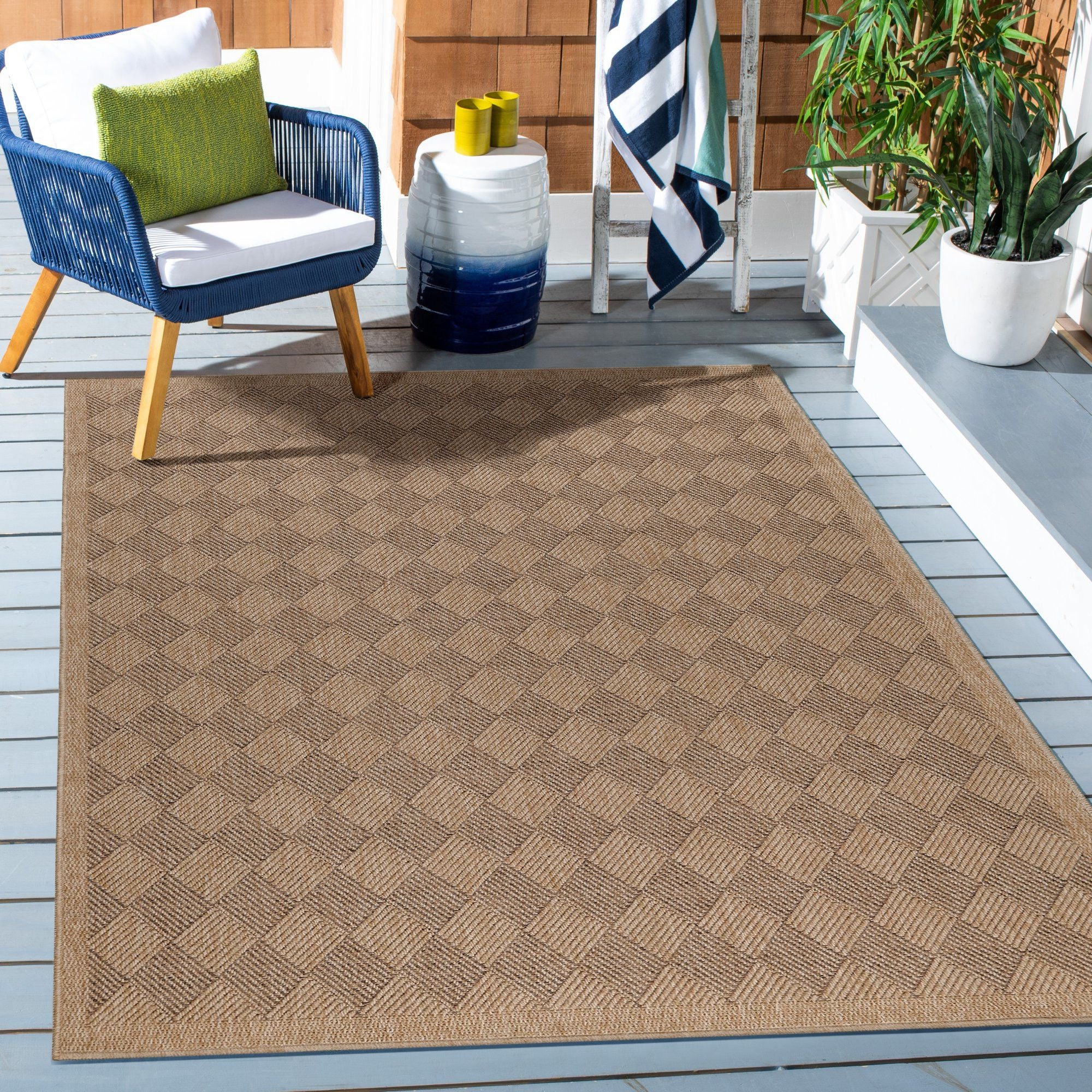 Moderner Outdoor Teppich mit geometrischem Muster