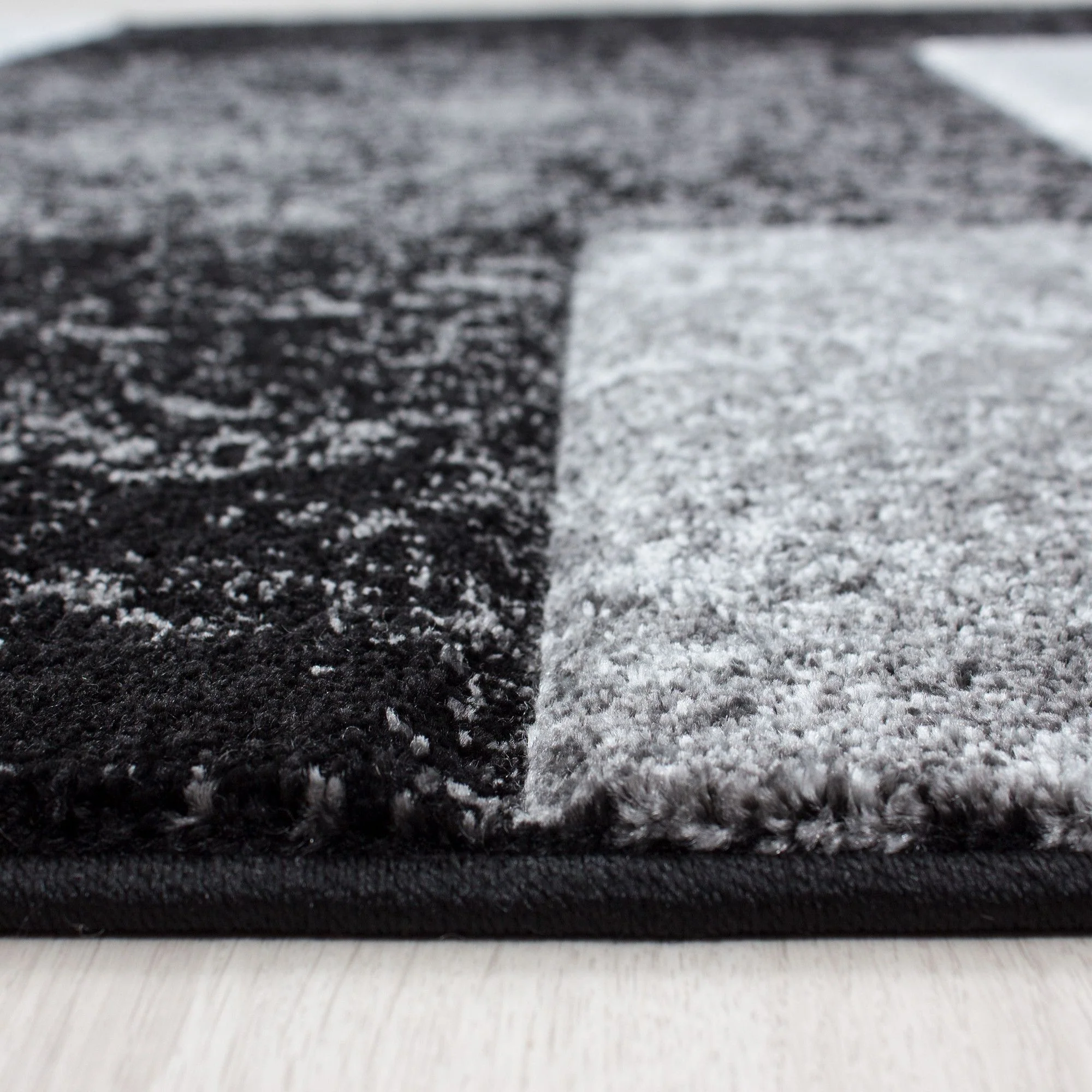 Hawaii Geometrisch Karierter Kurzflorteppich in Schwarz - Image 4