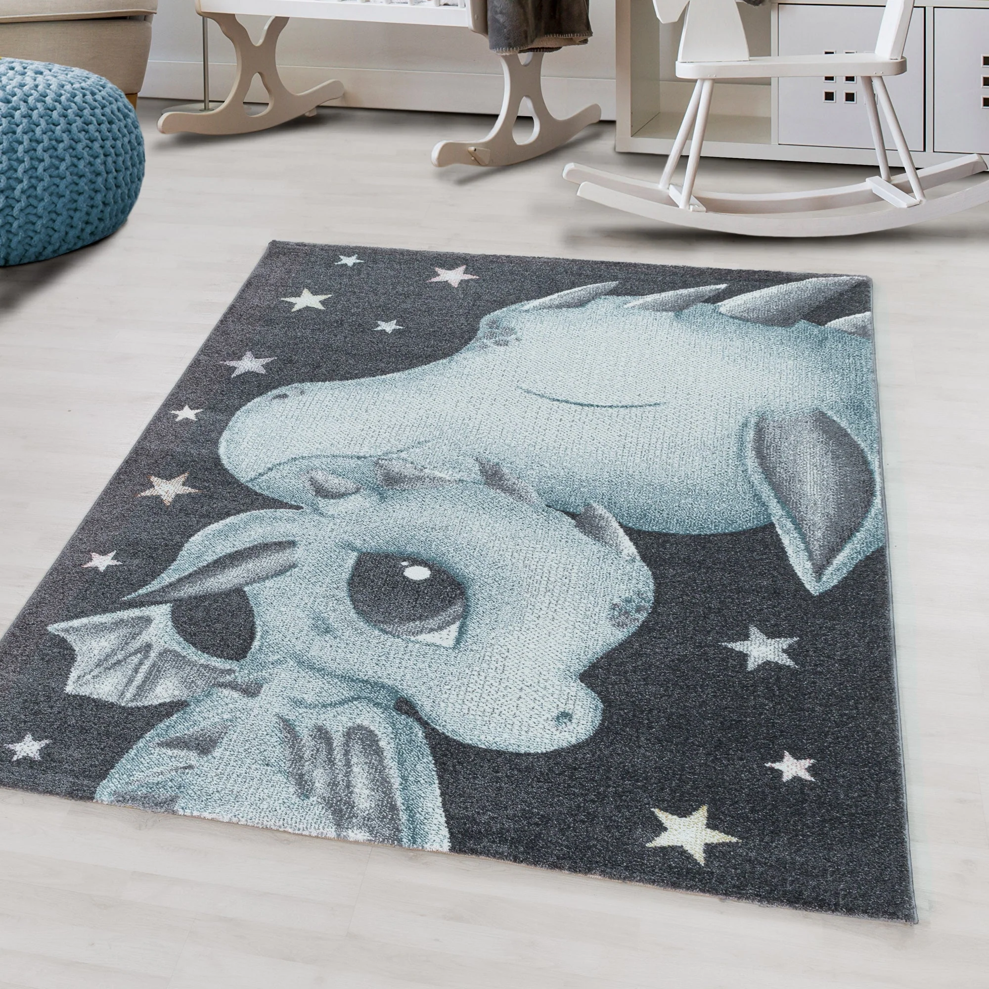 Blauer Kinderzimmer Teppich mit Drachenmotiv
