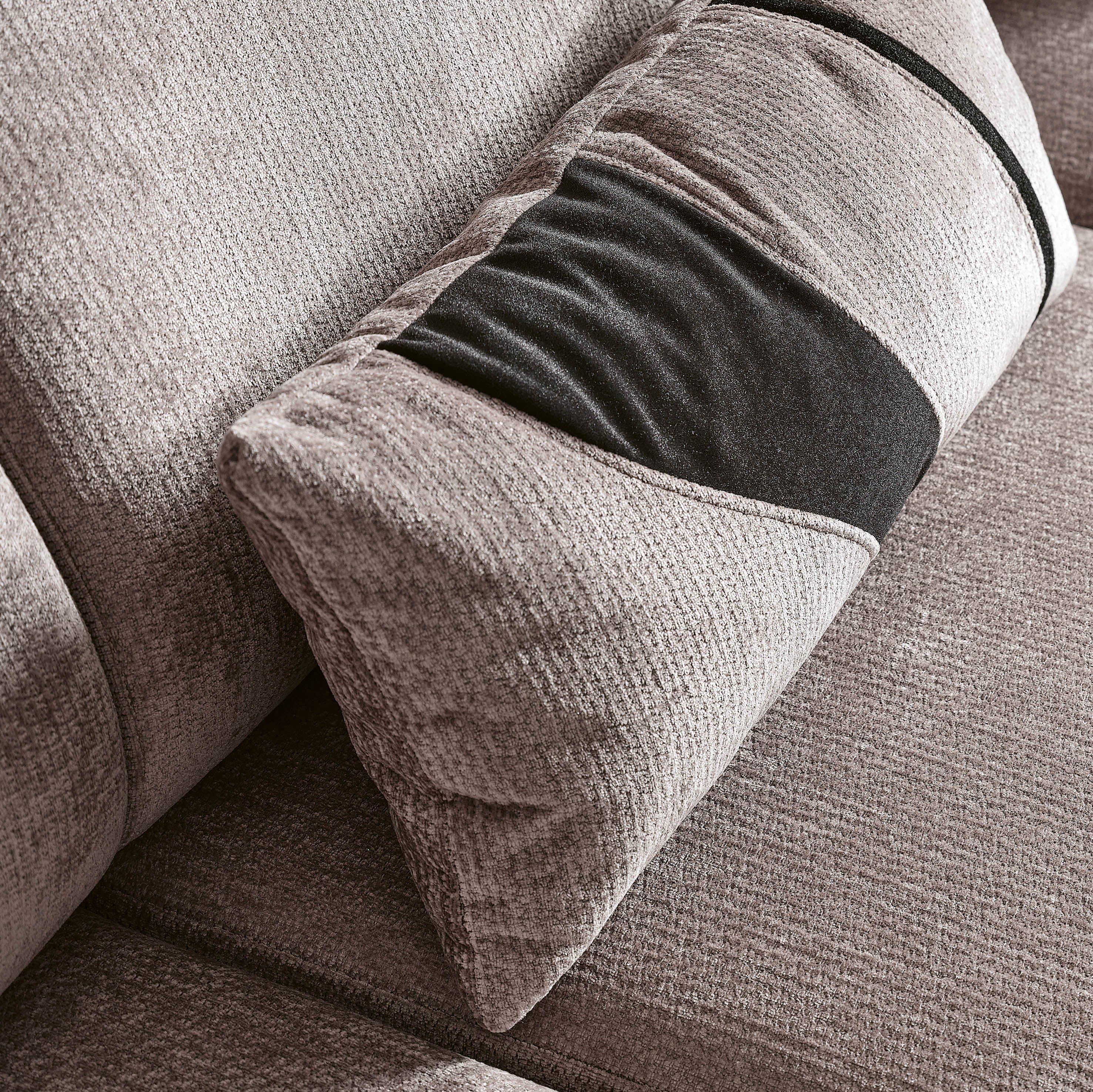 Lema Sofa Set - Image 6
